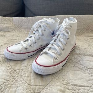Converse Chuck Taylor  Men’s 5/Women’s 7 Hi-top in White color